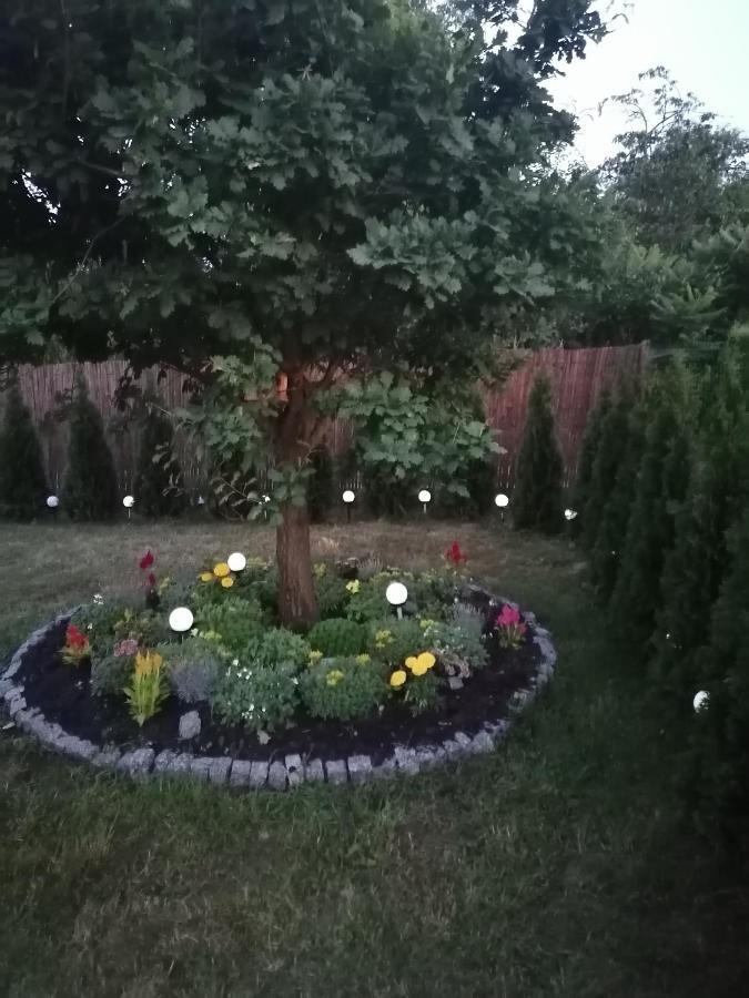 Dom Wakacyjny Gajowka Z Ogrodem Rzyki Exterior foto